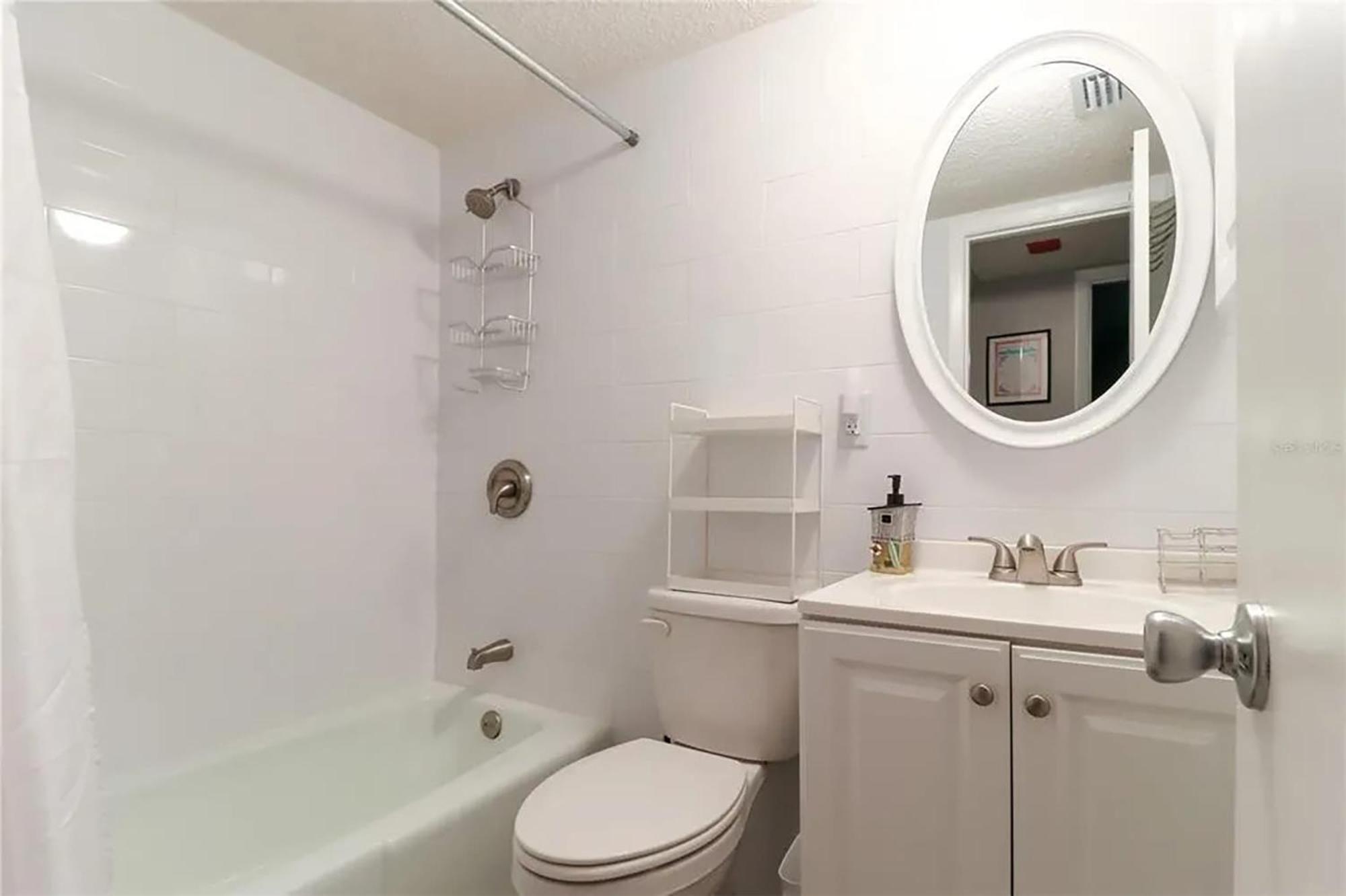 2 Bed 2 Bath Centrally Located On Siesta Key *