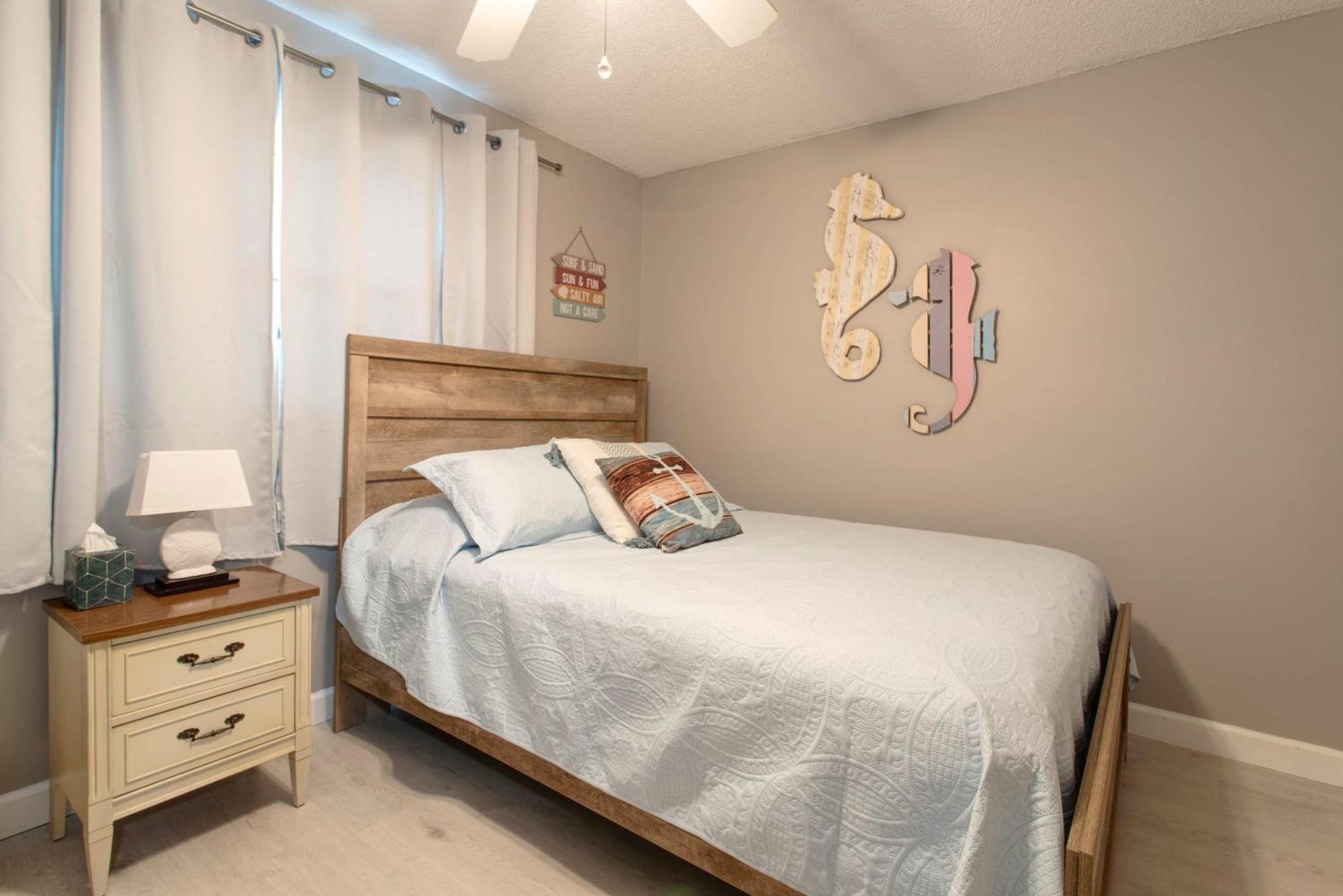 2 Bed 2 Bath Centrally Located On Siesta Key Holiday home *