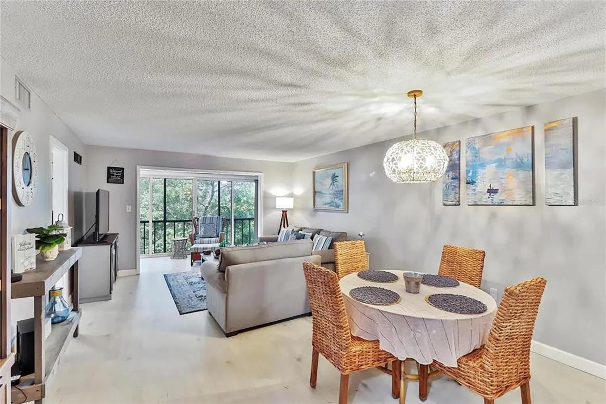 2 Bed 2 Bath Centrally Located On Siesta Key Holiday home Sarasota