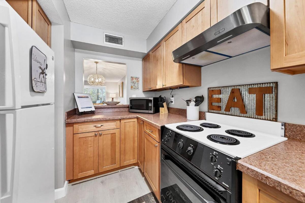 2 Bed 2 Bath Centrally Located On Siesta Key Holiday home